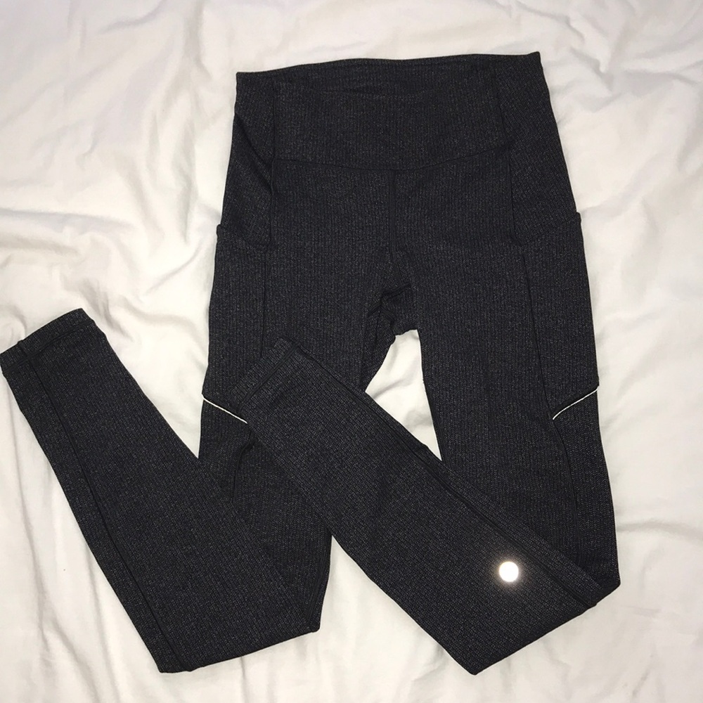 Lulu lemon grey pattern leggings